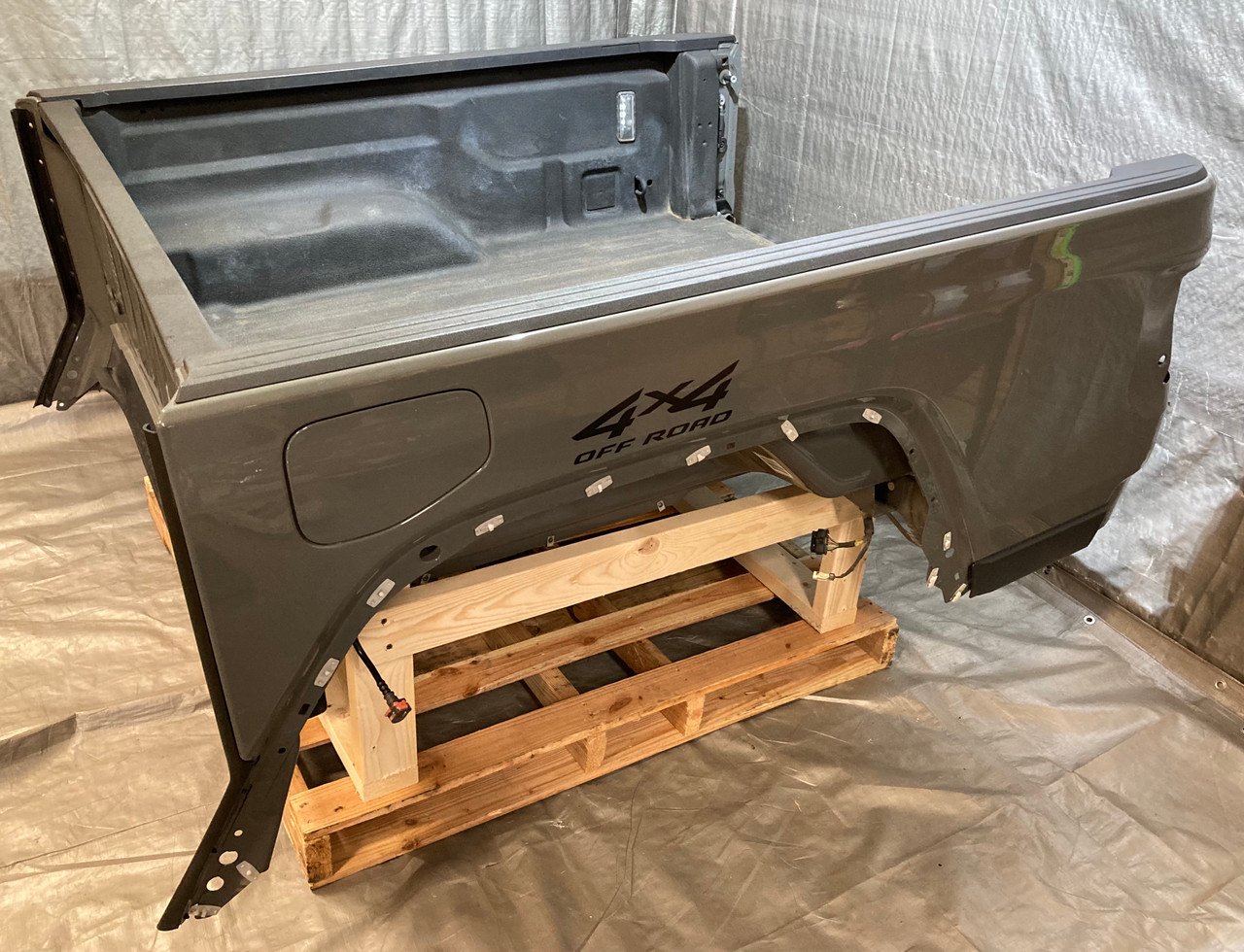 2020-2024 Jeep Wrangler Gladiator JT OEM Truck Bed Assembly / Sting-Gray JT002 - Image 11