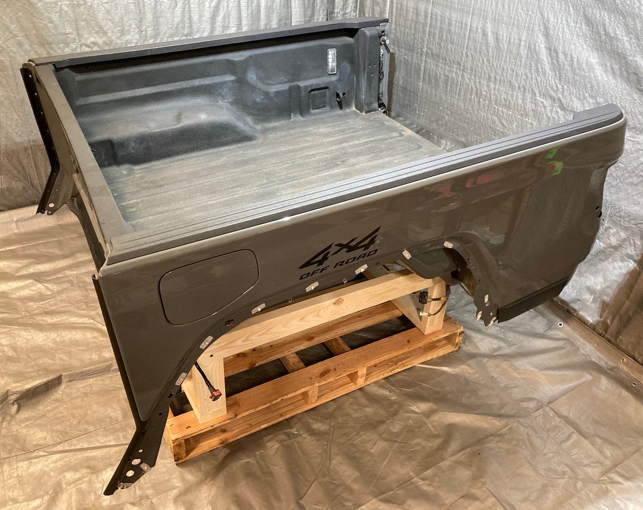 2020-2024 Jeep Wrangler Gladiator JT OEM Truck Bed Assembly / Sting-Gray JT002 - Image 10
