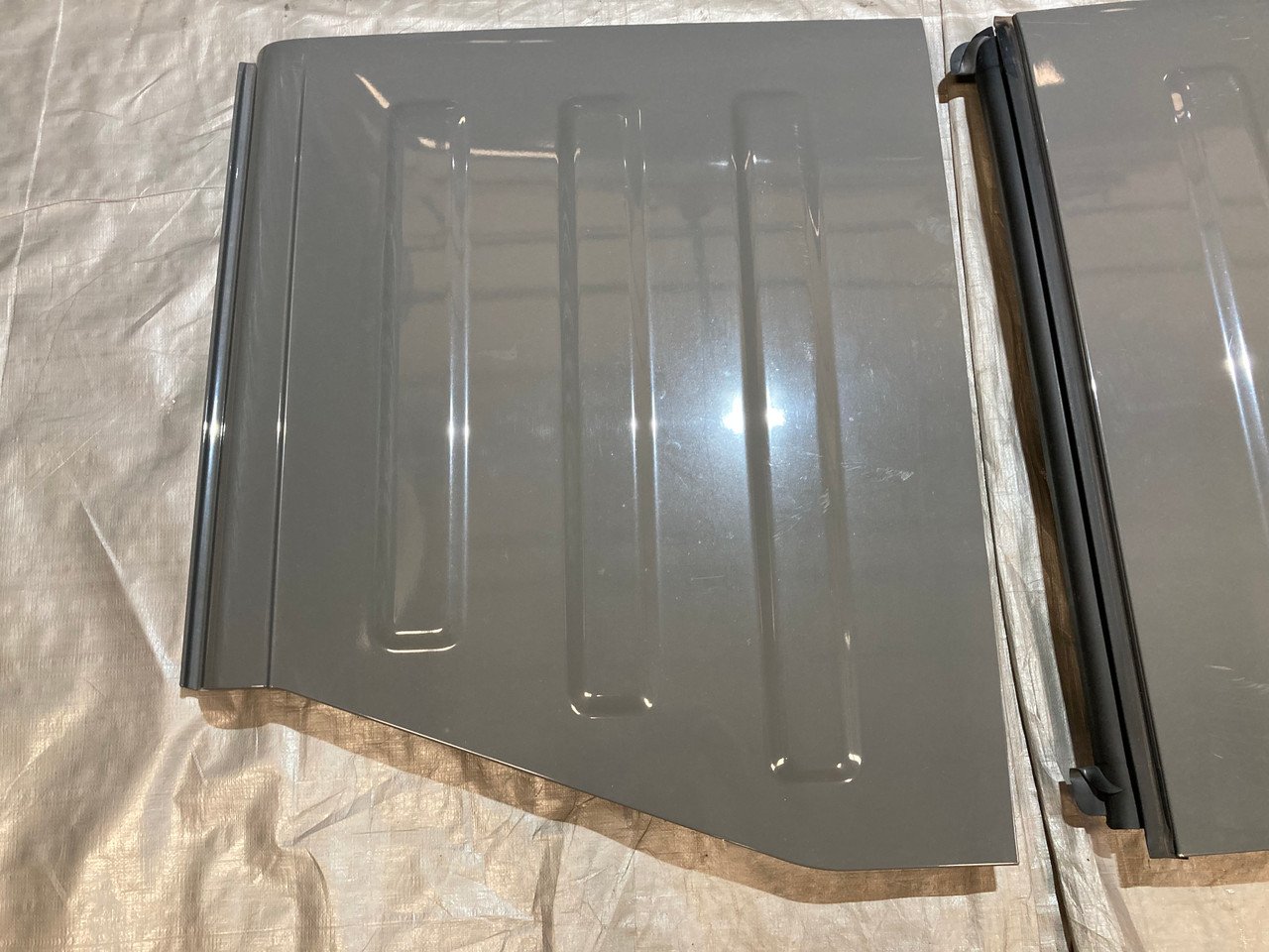 2020-2024 Jeep Gladiator JT OEM Removable Hard Top Assembly w/ Freedom Panels / Sting-Gray JT002 - Image 4