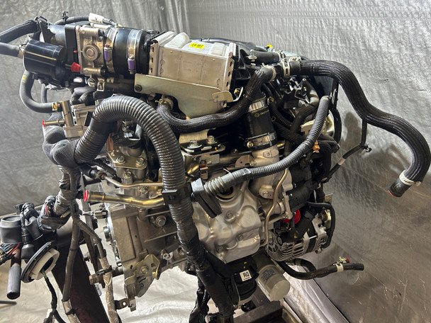 2023-2024 Nissan Z 3.0l VR30DDTT Engine Long Block w/ Turbochargers / Automatic / 21K NZ002 - Image 2