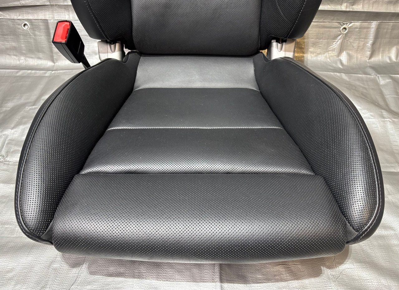 2013-2016 Porsche 981 Boxster 18-Way Adaptive Sport Seats w/ Ventilation / Black Leather / Pair / BC206 - Image 4
