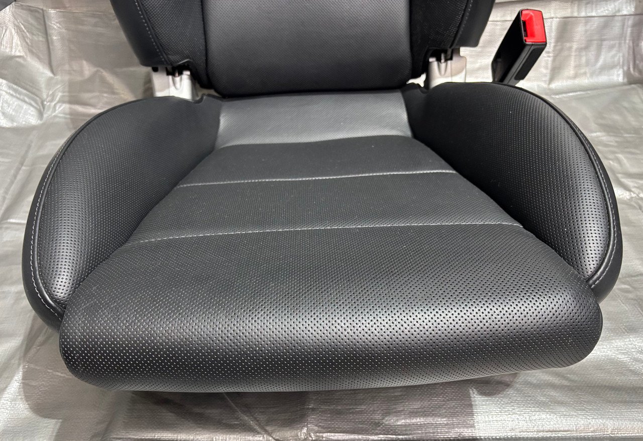2013-2016 Porsche 981 Boxster 18-Way Adaptive Sport Seats w/ Ventilation / Black Leather / Pair / BC206 - Image 12