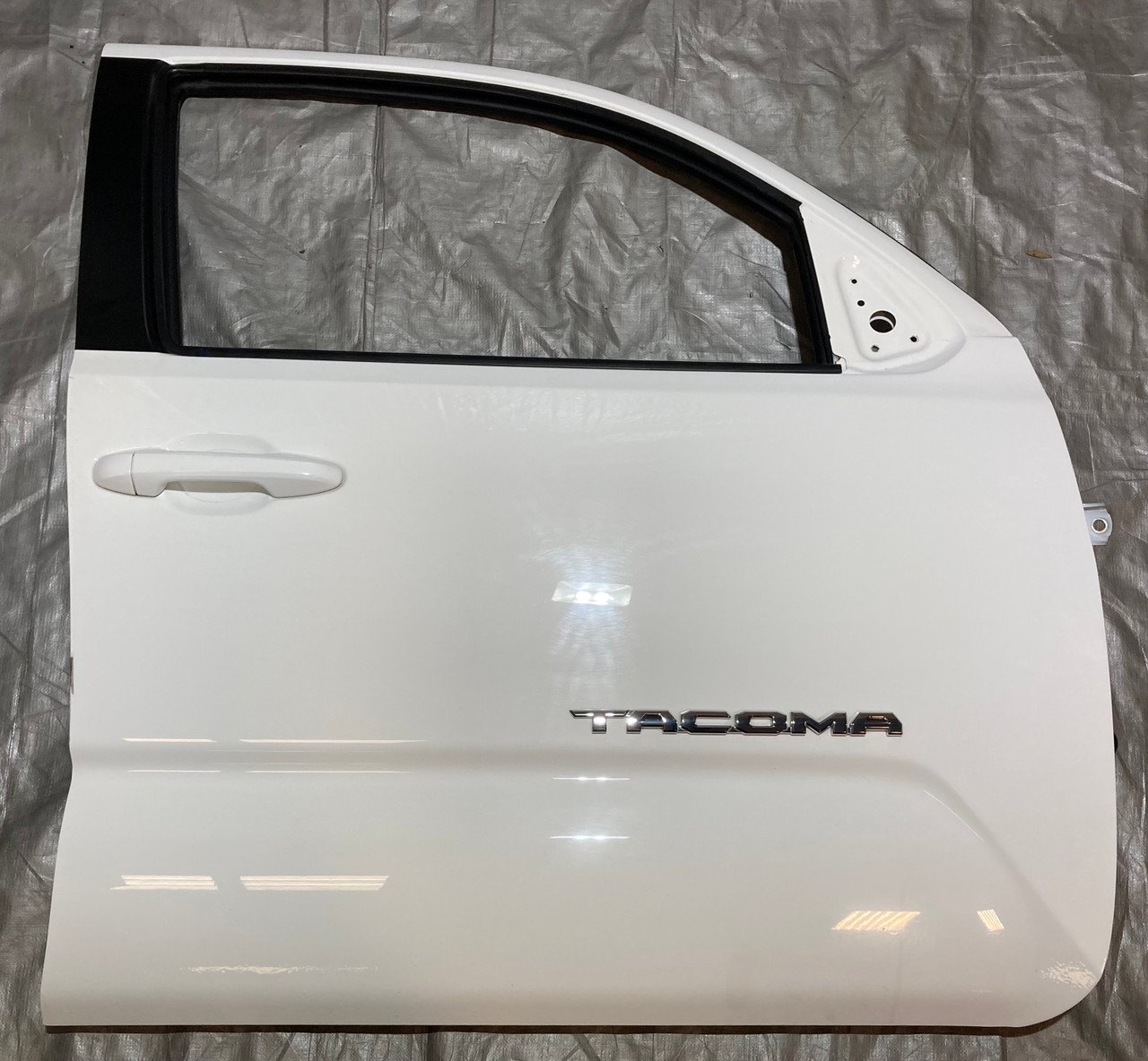 2016-2023 Toyota Tacoma Passenger Front Door Assembly / Ice Cap TC003 - Image 11