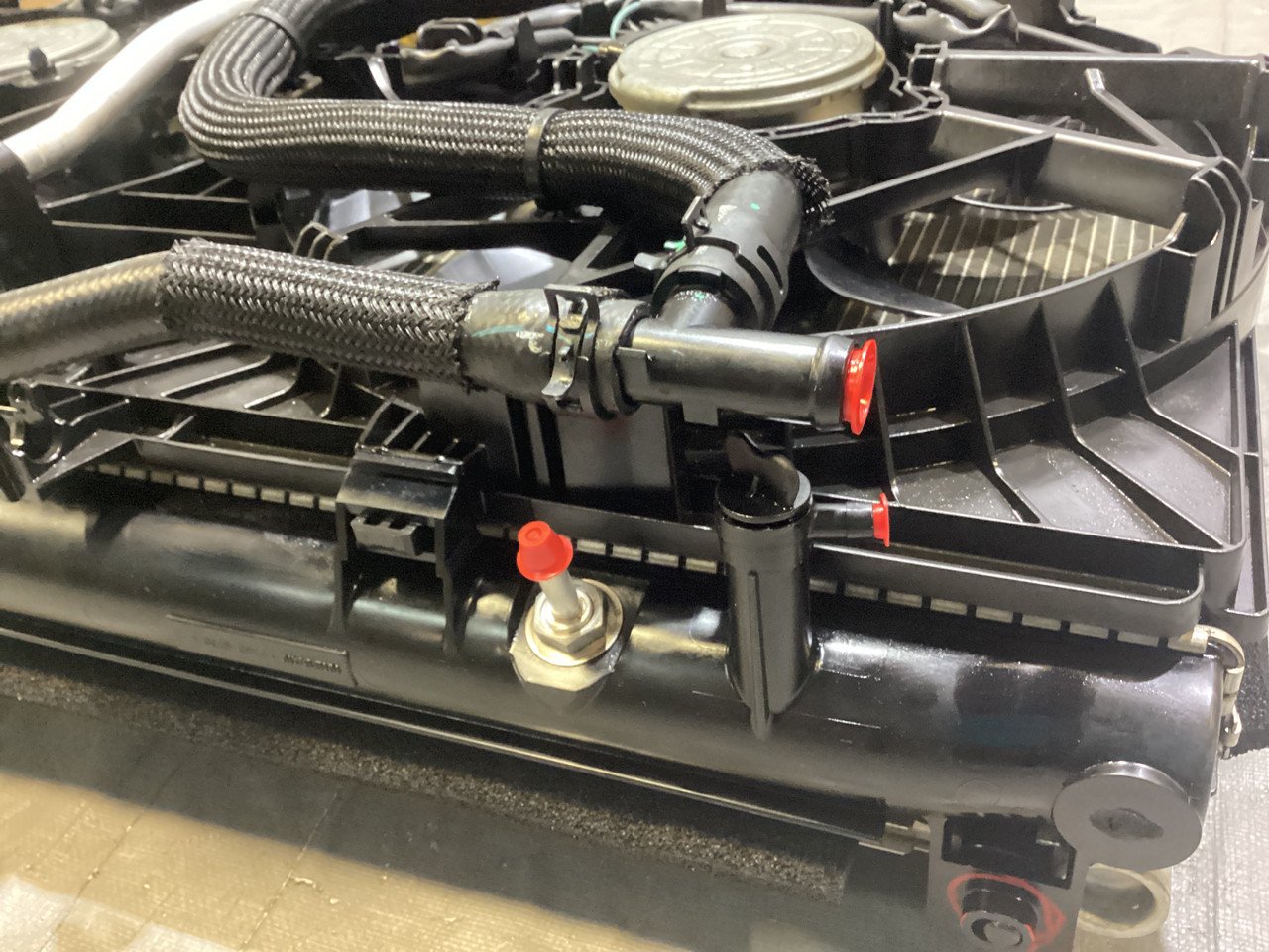 2017-2019 Infiniti Q60S Red Sport 400 OEM Radiator w/ Cooling Fan / 75K IQ604 - Image 8