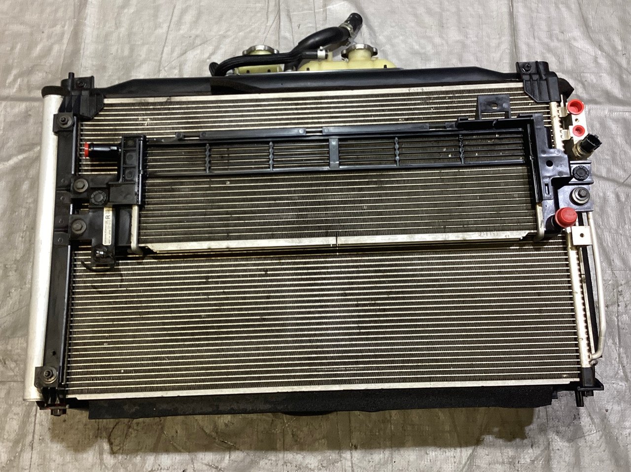 2017-2019 Infiniti Q60S Red Sport 400 OEM Radiator w/ Cooling Fan / 75K IQ604 - Image 18