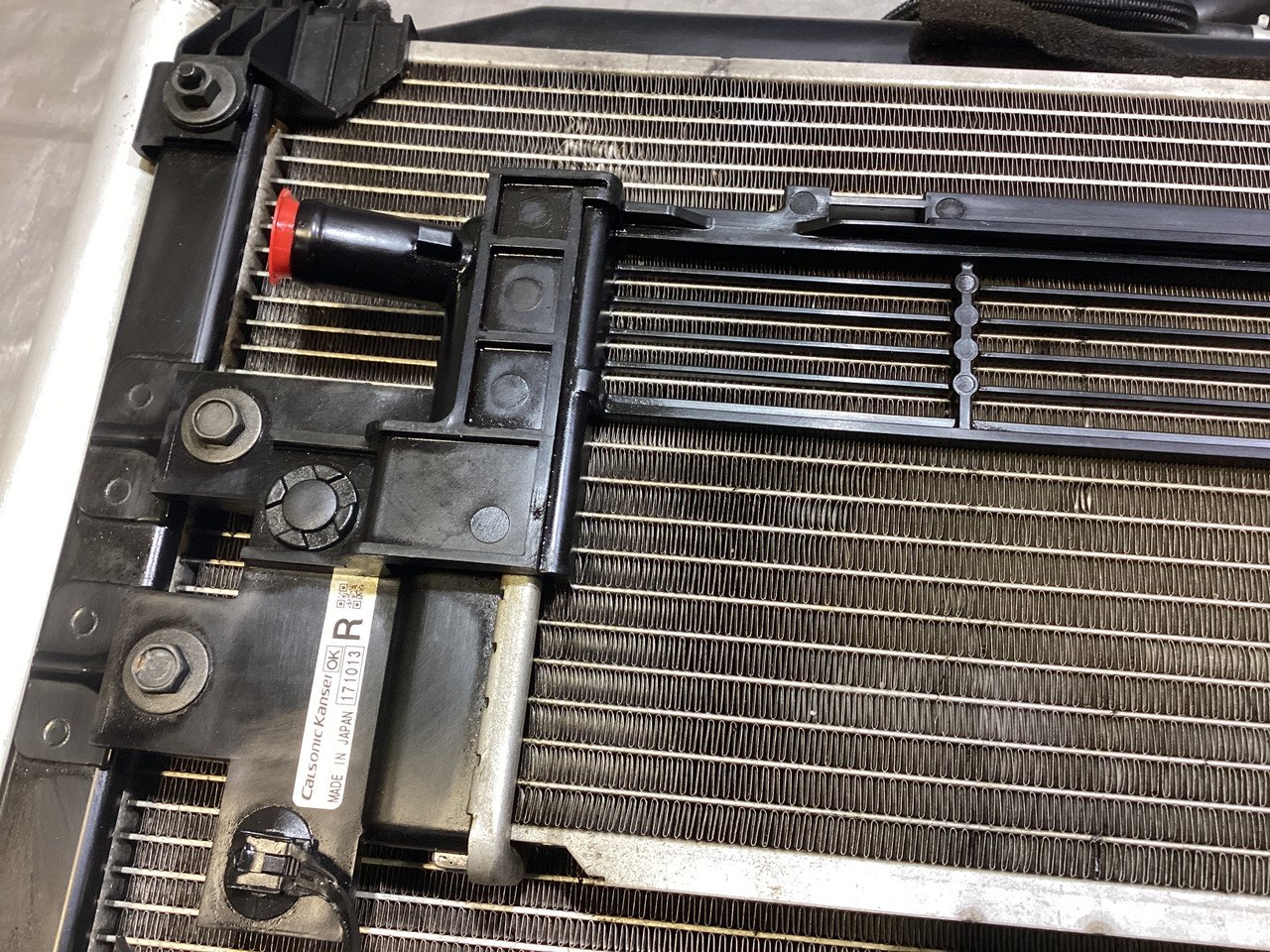 2017-2019 Infiniti Q60S Red Sport 400 OEM Radiator w/ Cooling Fan / 75K IQ604 - Image 17