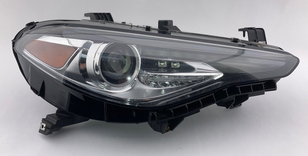 2017-2019 Alfa Romeo Giulia Passenger Xenon HID Headlight / AG005