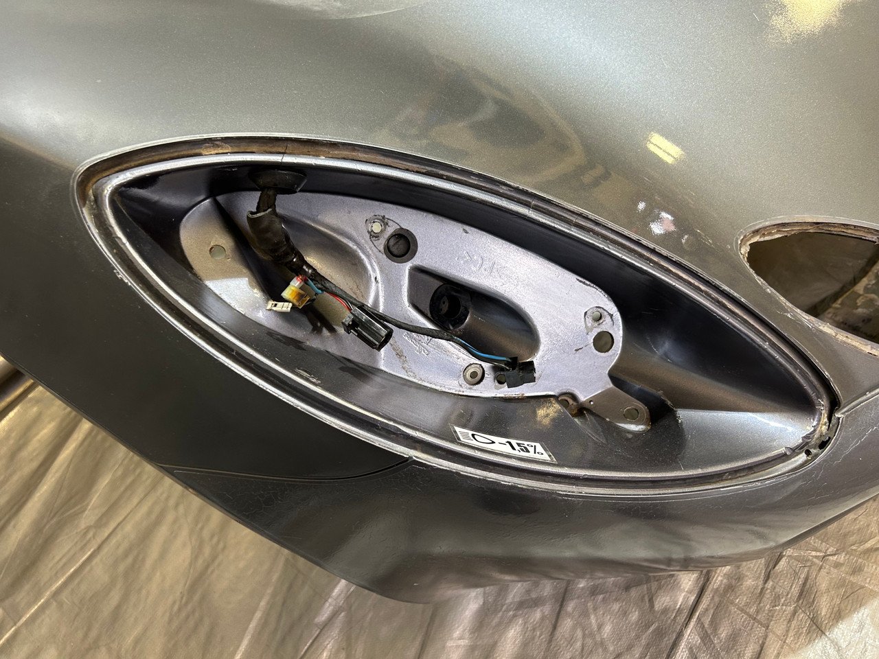 2005-2006 Lotus Elise OEM Front Clamshell *DAMAGED* / LEL03 - Image 10