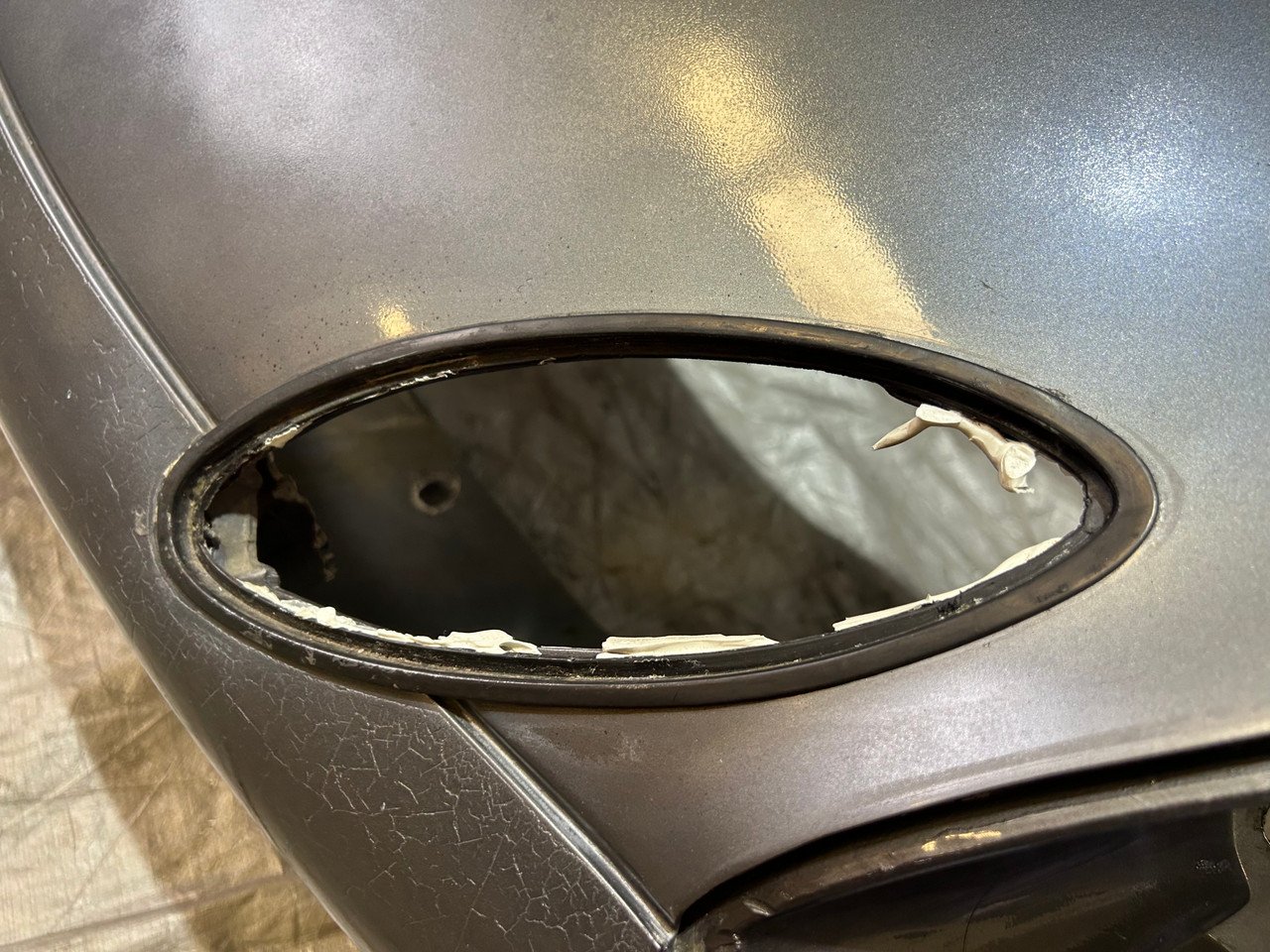 2005-2006 Lotus Elise OEM Front Clamshell *DAMAGED* / LEL03 - Image 18
