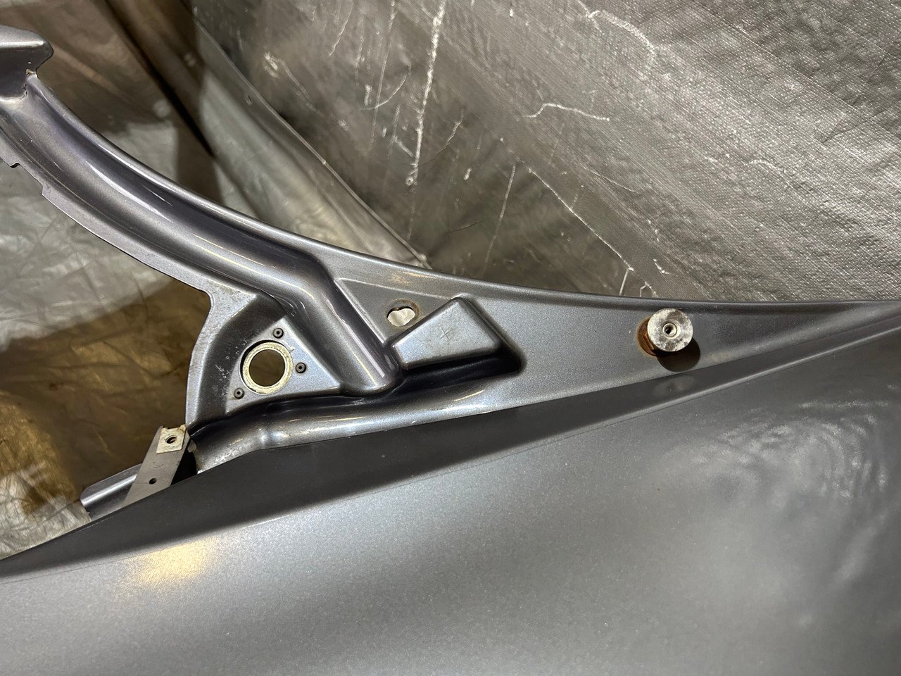 2005-2006 Lotus Elise OEM Front Clamshell *DAMAGED* / LEL03 - Image 23
