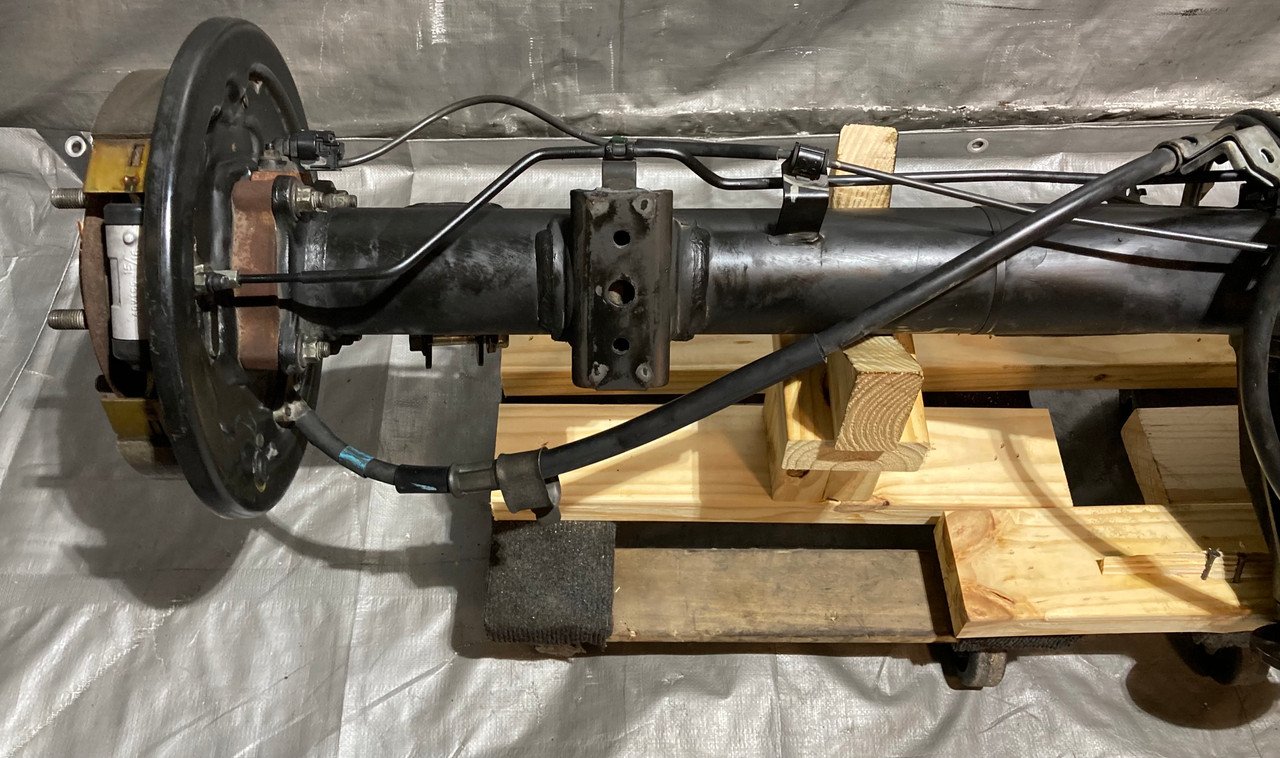 2016-2023 Toyota Tacoma 2.7 RWD Rear Axle Assembly / Differential / 4.30 / Automatic / TC002 - Image 4