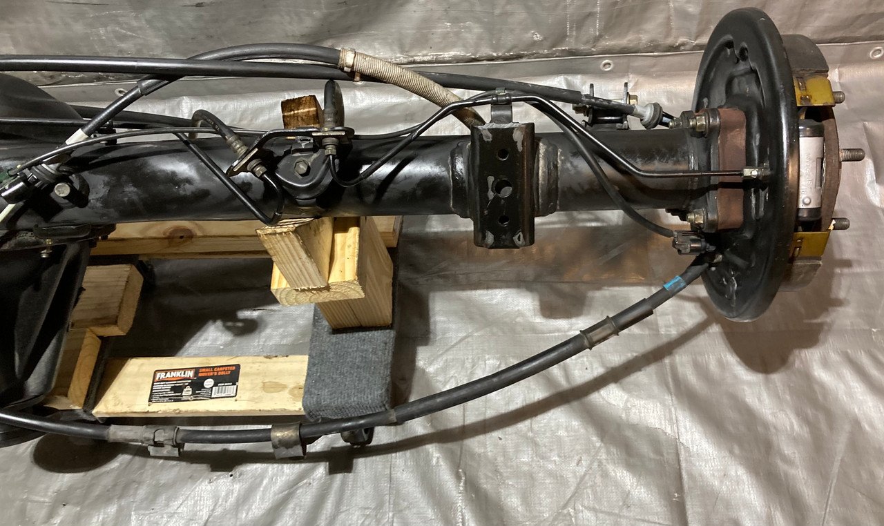 2016-2023 Toyota Tacoma 2.7 RWD Rear Axle Assembly / Differential / 4.30 / Automatic / TC002 - Image 6