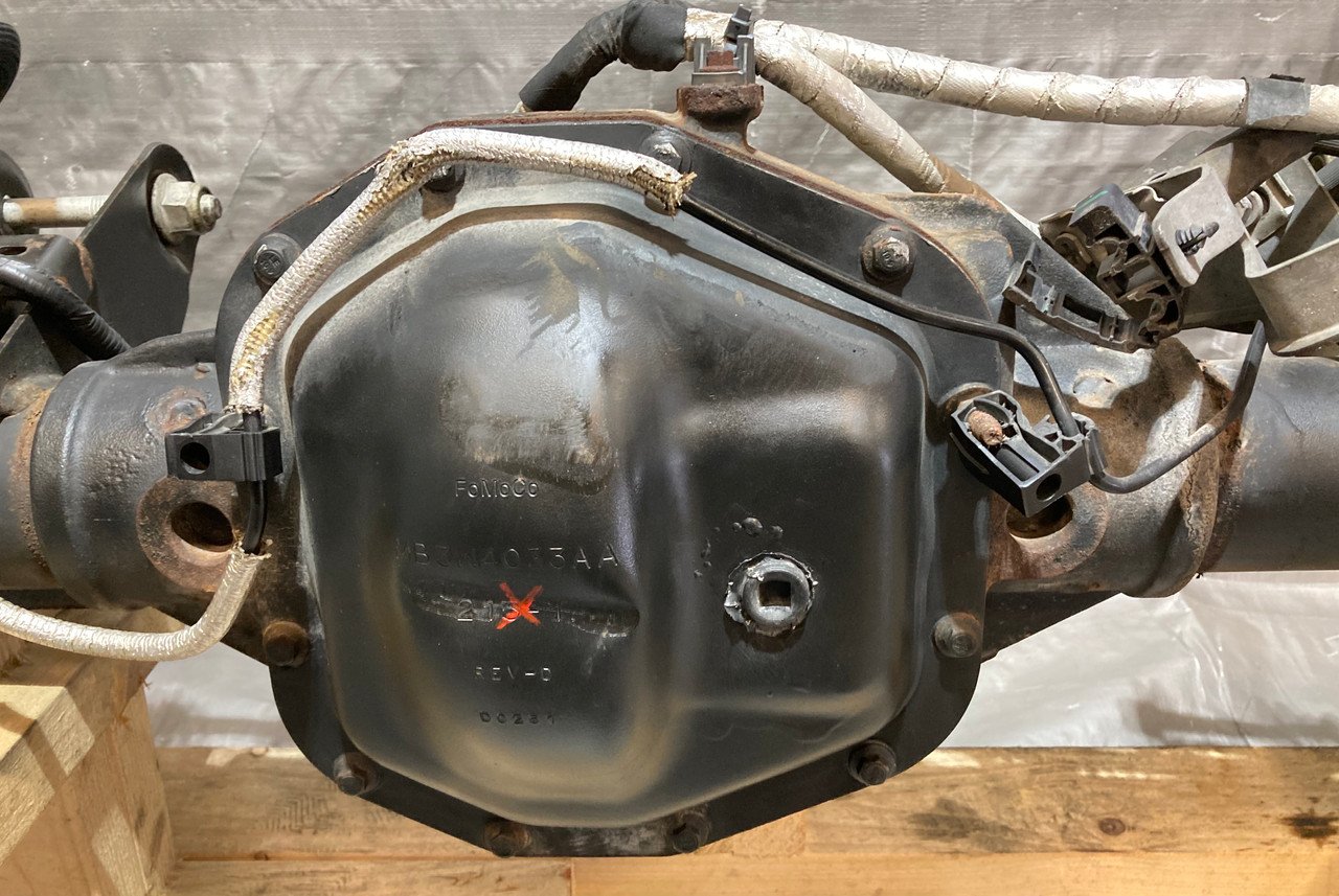 2021-2024 Ford Bronco Rear Axle Assembly / 3.73 / Automatic / ACF *DAMAGE* / 33K BR003 - Image 10