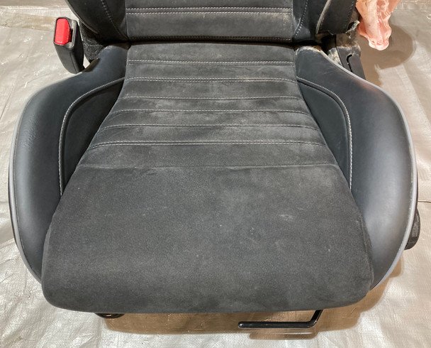2016-2023 Mazda Mx5 Miata Recaro Seats w/ Rails / White Stitching / Pair *DAMAGED* / ND044 - Image 5