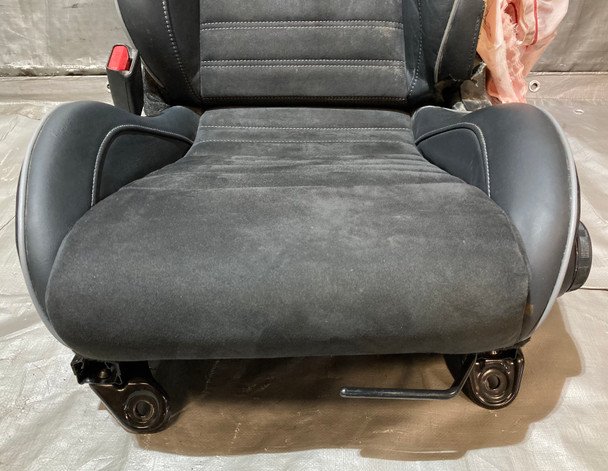 2016-2023 Mazda Mx5 Miata Recaro Seats w/ Rails / White Stitching / Pair *DAMAGED* / ND044 - Image 6