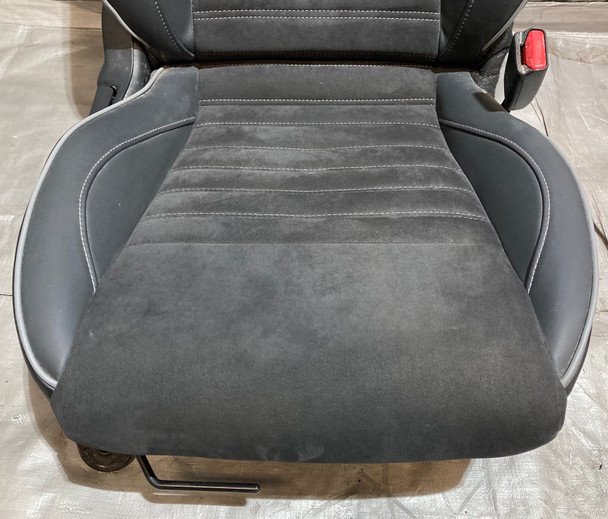 2016-2023 Mazda Mx5 Miata Recaro Seats w/ Rails / White Stitching / Pair *DAMAGED* / ND044 - Image 13
