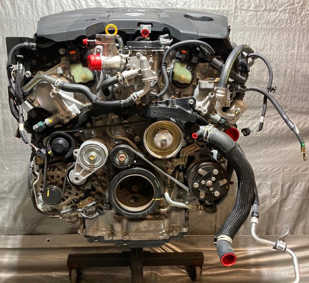 2023-2024 Nissan Z 3.0l VR30DDTT Engine Long Block w/ Turbochargers / Automatic / 6k NZ001 - Image 3